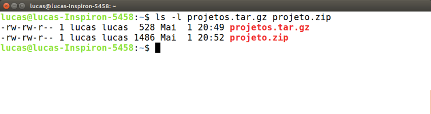 Screenshot do terminal mostrando o comando 'ls -l' comparando os tamanhos dos arquivos: projetos.tar.gz (528 bytes) e projeto.zip (1486 bytes), demonstrando que o arquivo .tar.gz resultou em menor tamanho