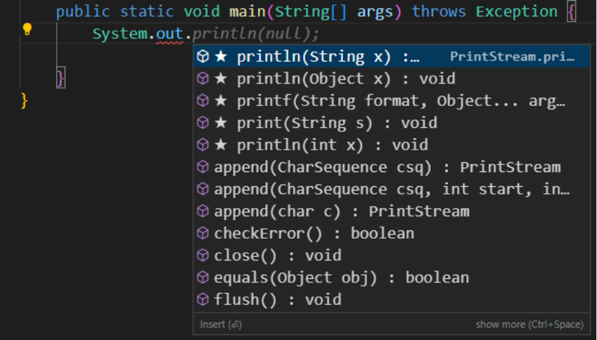 Imagem com fundo preto, mostrando o método main de uma classe Java, onde ao digitar System.out já aparecem algumas opções sugeridas pela extensão Intellicode, como println, printf e outras.