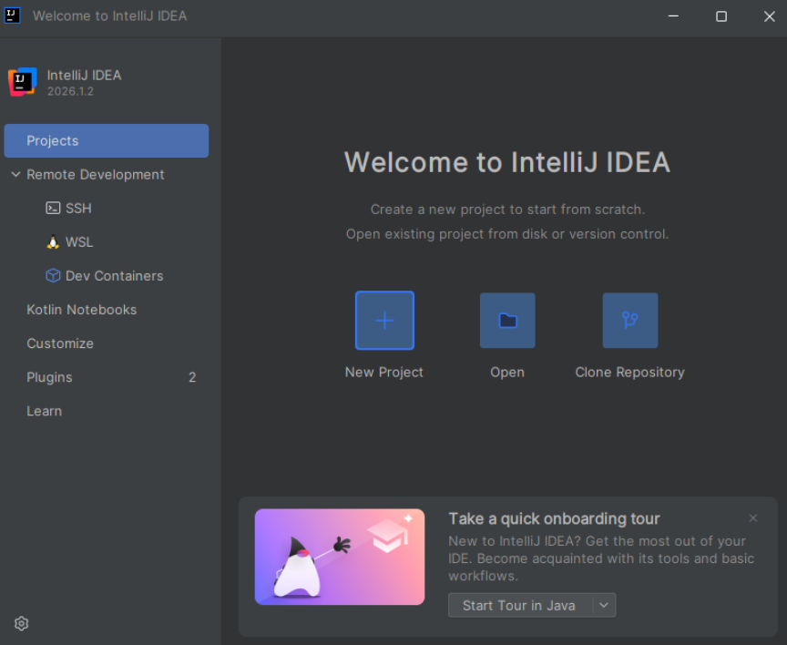 Página inicial do IntelliJ IDEA. No centro da interface aparece a mensagem “Welcome to IntelliJ IDEA” com três opções principais: “New Project”, “Open” e “Clone Repository”, representadas por ícones azuis. Na barra lateral esquerda há seções como Projects, Remote Development, Kotlin Notebooks, Customize, Plugins e Learn. Na parte inferior direita há um cartão de introdução rápida com um personagem estilizado do Java e o texto “Take a quick onboarding tour”. 