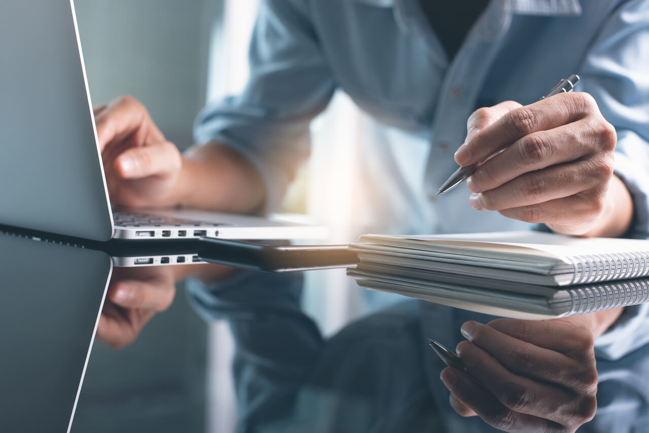 Dicas práticas de como acelerar o aprendizado das pessoas colaboradoras com eficiência