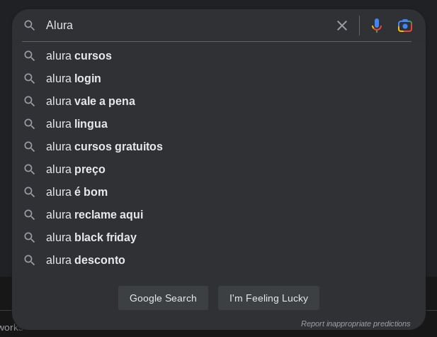 Página inicial do Google, com o nome “Alura” escrito no campo, mostrando sugestões como 