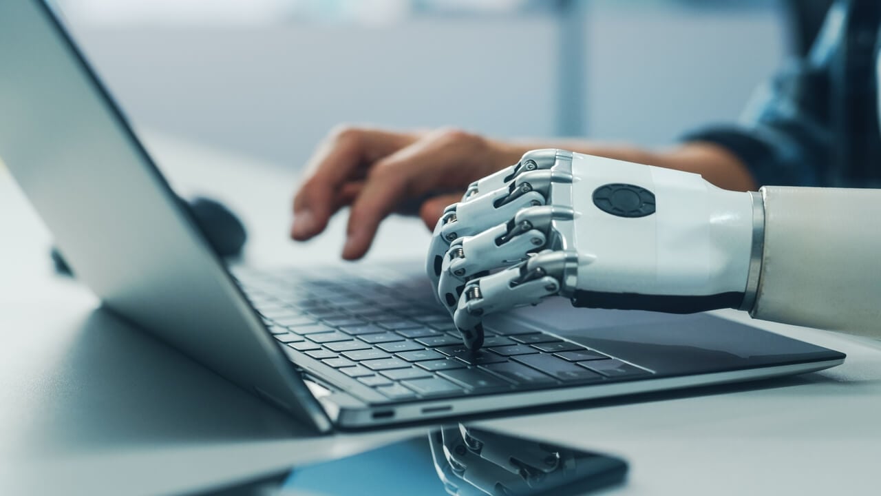 Quais são as aplicações e os impactos da inteligência artificial nas empresas?