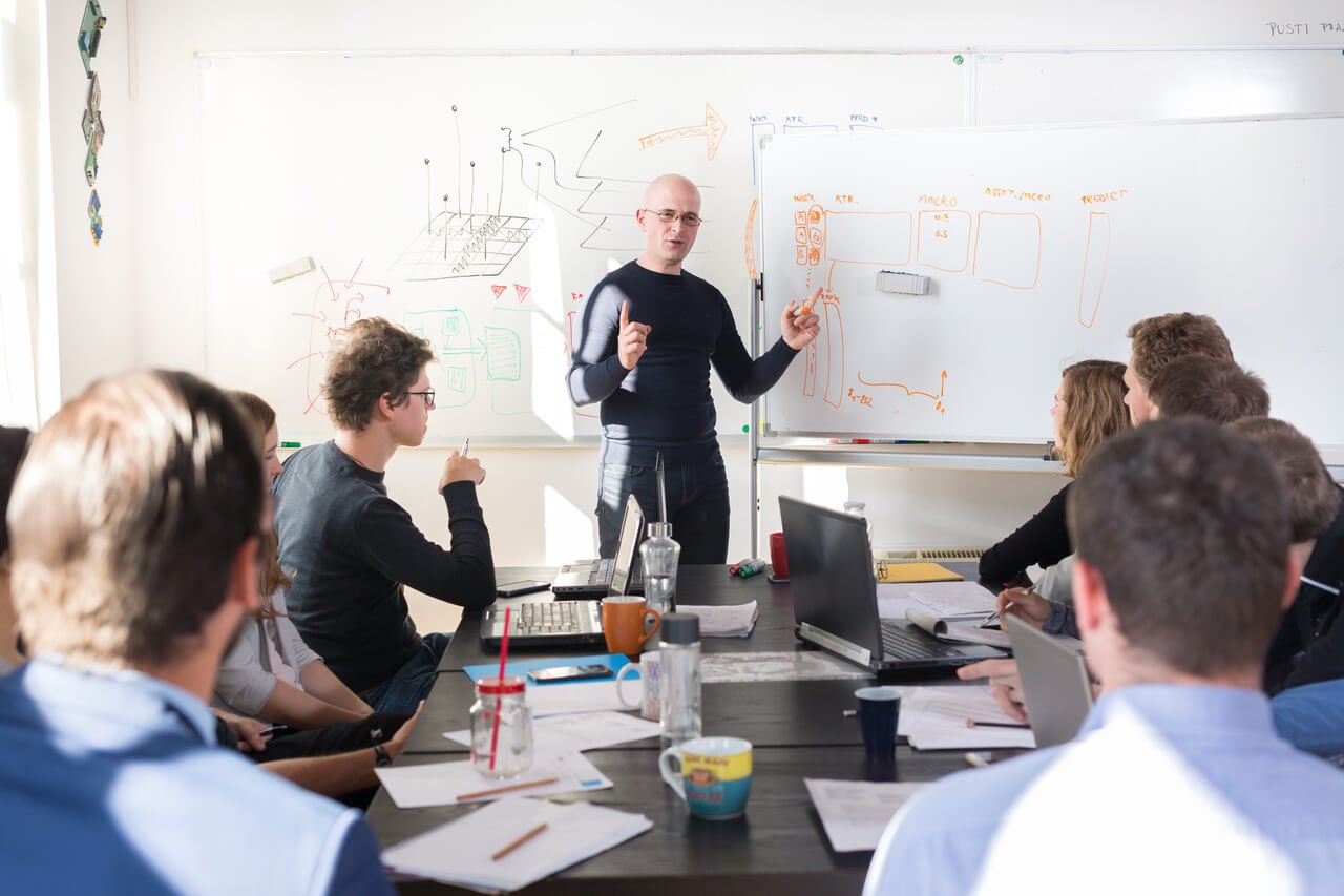 Estratégias práticas para elaborar um roadmap de desenvolvimento de pessoas