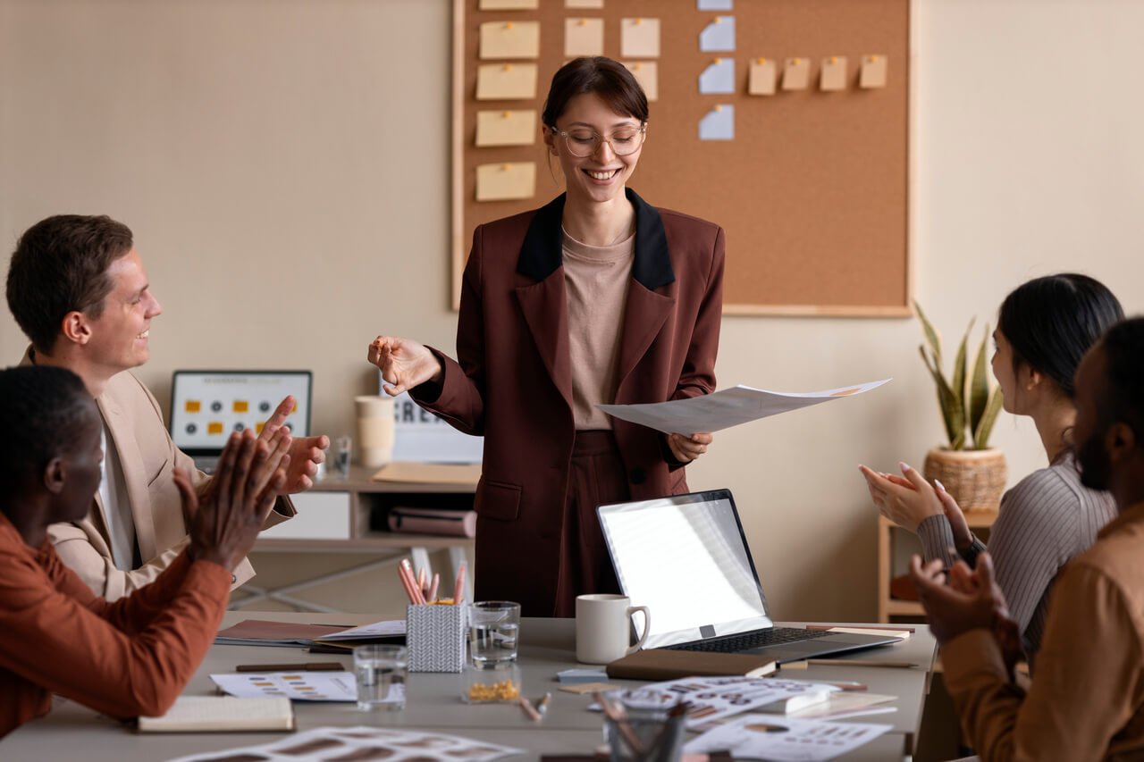 Liderança pelo exemplo: o que é, como fazer e dicas para aplicar