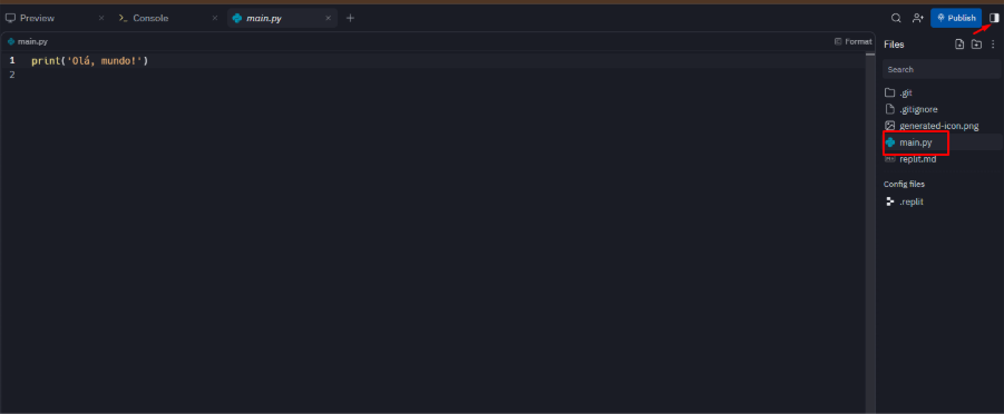 Editor do Replit aberto no arquivo main.py, mostrando o código Python print('Olá, mundo!'). À direita, a aba de arquivos lista main.py destacado, e no canto superior há o botão azul “Publish”