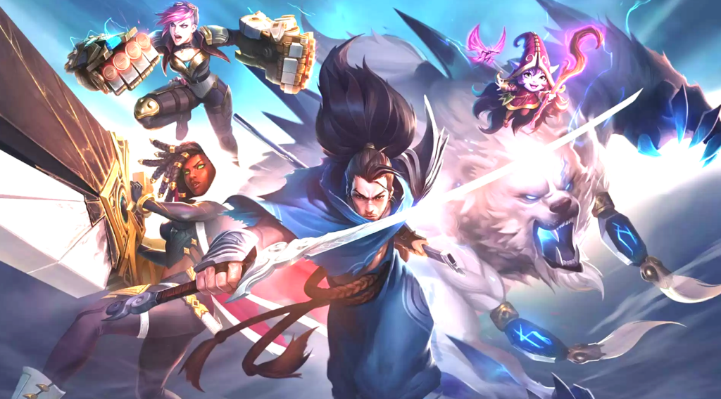 Arte promocional colorida do jogo League of Legends apresentando diversos "campeões" em pose de ação. Ao centro, o samurai Yasuo empunha uma espada; à esquerda, Vi com suas manoplas mecânicas e Senna com seu canhão relíquia; à direita, a pequena fada Lulu e o imenso urso polar Volibear ao fundo.