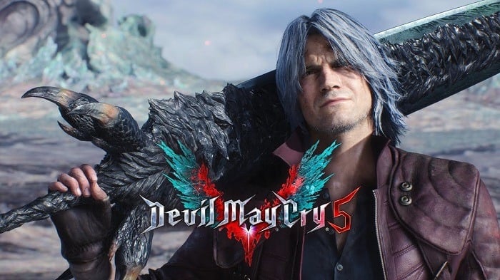 Arte promocional do jogo Devil May Cry 5 apresentando o personagem Dante com cabelos grisalhos, jaqueta de couro vinho e uma enorme espada demoníaca apoiada no ombro.