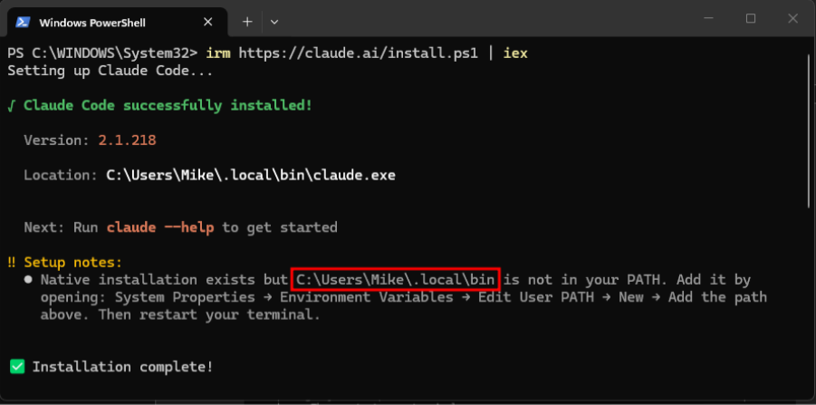 Captura de tela do Windows PowerShell exibindo a conclusão da instalação do Claude Code. Uma mensagem destaca que o diretório C:\Users\Mike\.local\bin não está na variável PATH e orienta adicioná-lo às variáveis de ambiente antes de reiniciar o terminal
